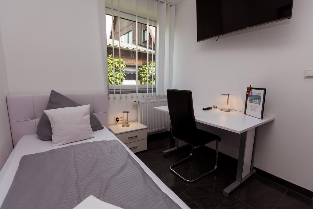 Hotel Am Rosenplatz,24 Stunden Check In, Kostenfreie Parkplaetze Brechtorf Kültér fotó